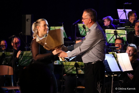 Melodije s filmskega platna in odra navdušile Tuhinjsko dolino (12)